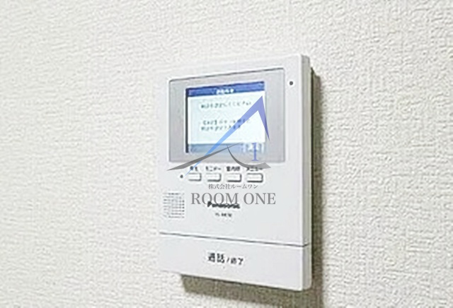 ファーストベイ一之江のセキュリティ|モニター付きインターホンです。