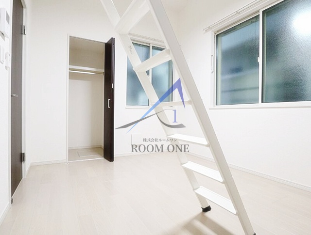 ファーストベイ一之江の居間・リビング|洋室のお部屋です。