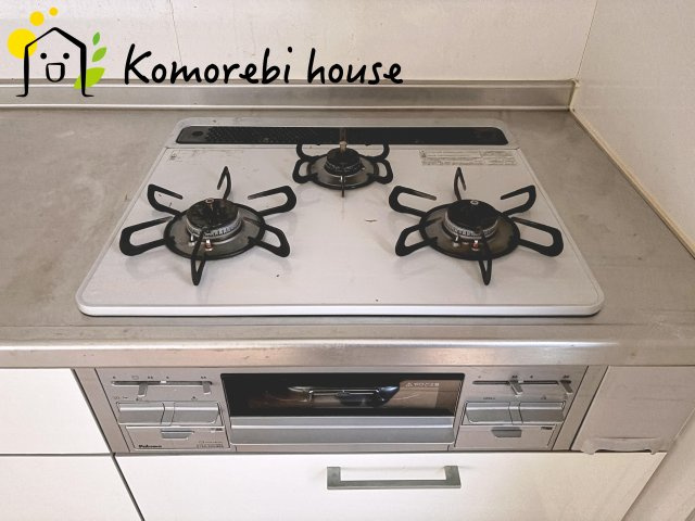 さいたま市大宮区三橋４丁目　中古一戸建てのキッチン|コンパクトなキッチンで掃除もラクラク