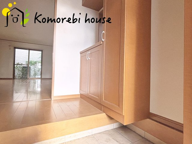 さいたま市大宮区三橋４丁目　中古一戸建ての玄関|明るい玄関です