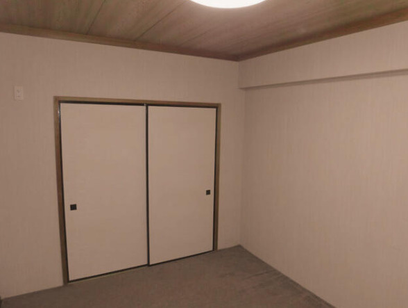 ロイヤルシャトー高丘　中央区高丘北の洋室