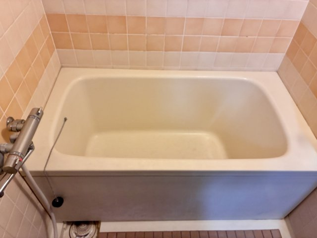 ロイヤルシャトー高丘　中央区高丘北の浴室|浴槽があることで身体の芯から温まり、寒い季節も快適に入浴できます。