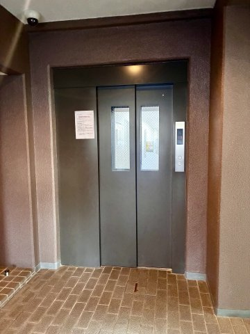 ロイヤルシャトー高丘　中央区高丘北のその他共用部分|お買い物など重たい荷物もエレベーターがあれば安心！