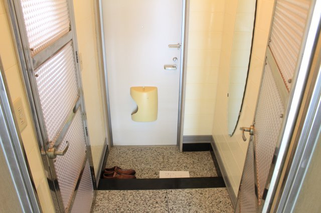 エレガンス小戸の玄関