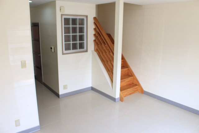 エレガンス小戸の居間・リビング