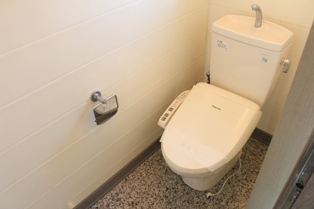 エレガンス小戸のトイレ