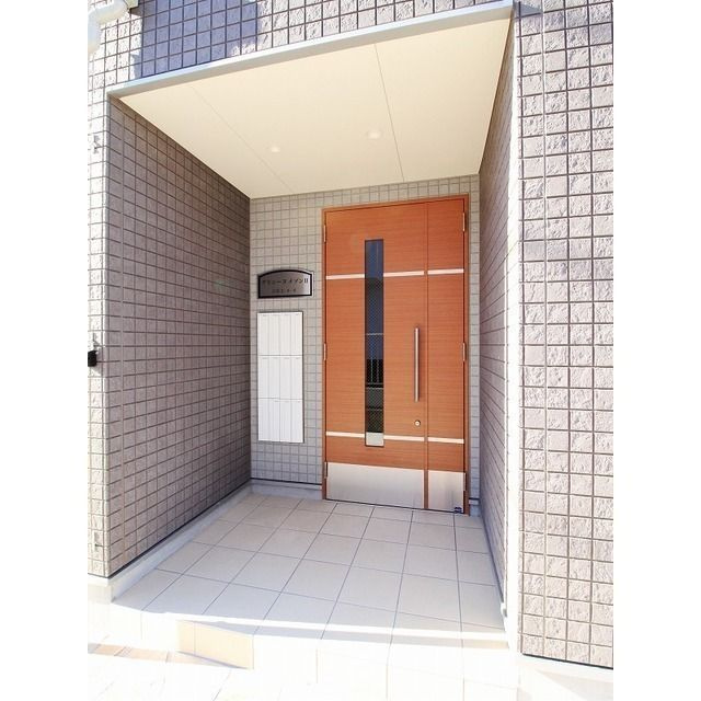 グリシーヌメゾンⅡのエントランス