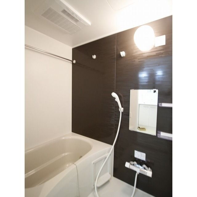 グリシーヌメゾンⅡの浴室