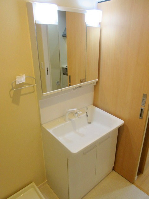 セレーナメゾンの洗面所|★独立洗面台・シャンプードレッサー付き★