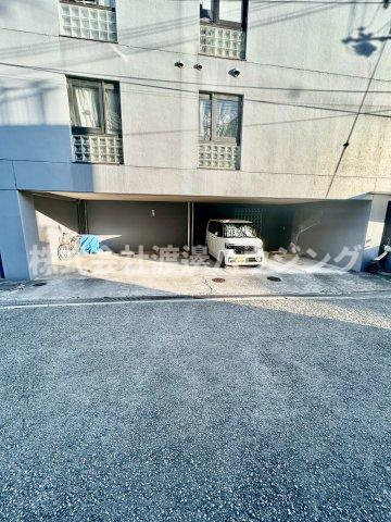 キャピタルウイングの駐車場|屋根付き