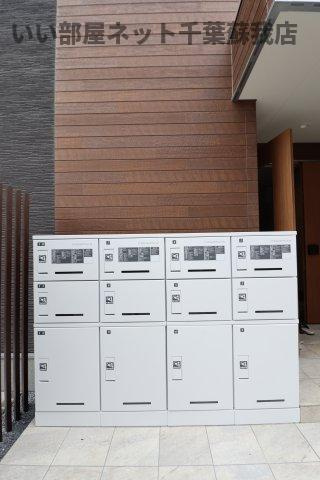 リブリ・若草 のロビー|宅配ボックスがあると、自分の時間を有効活用できますね！