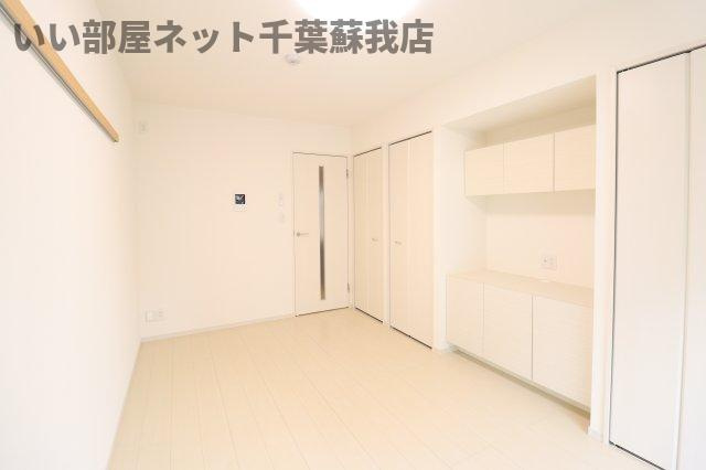 リブリ・若草 の寝室|広くて明るい寝室