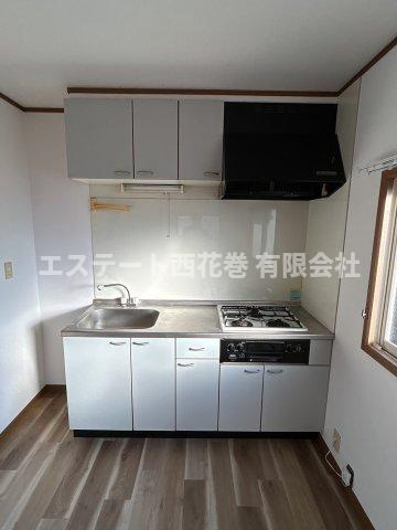 花巻市星が丘２丁目のアパートのキッチン