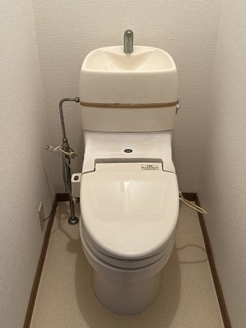 花巻市星が丘２丁目のアパートのトイレ