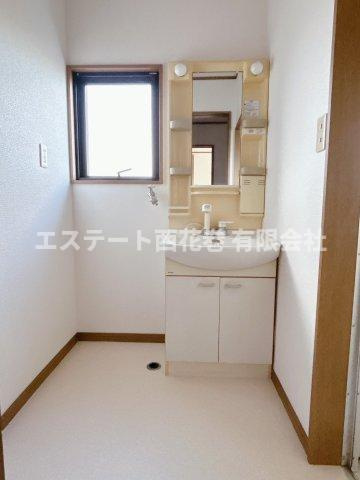 花巻市星が丘２丁目のアパートの洗面所