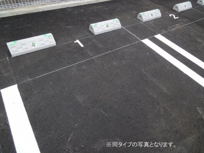 【駐車場】 | ピアチェーレ | 駐車場に車を止められます