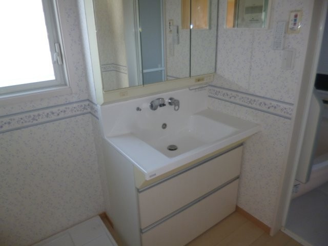 【独立洗面台】 | 西阿知町山本貸家 | シャンプードレッサー