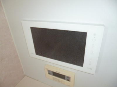 【浴室】 | 西阿知町山本貸家 | 浴室TV