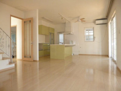 【居間・リビング】 | 西阿知町山本貸家