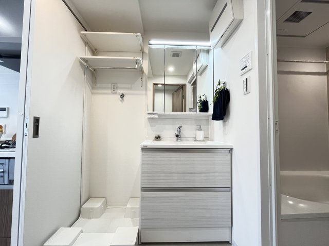 ライオンズマンション綾瀬・谷中公園の独立洗面台