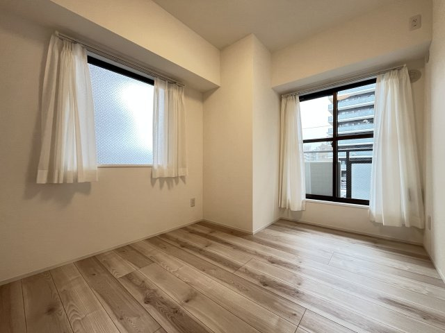 ライオンズマンション綾瀬・谷中公園の洋室