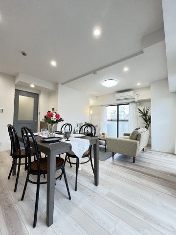 ライオンズマンション綾瀬・谷中公園の居間・リビング