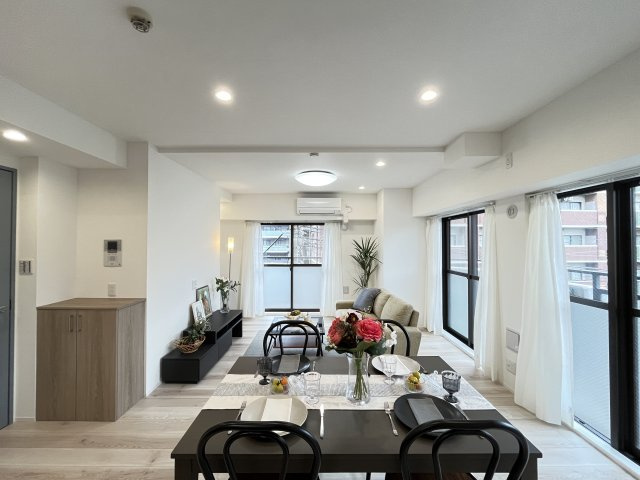 ライオンズマンション綾瀬・谷中公園の居間・リビング