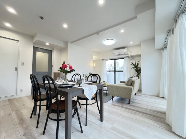 ライオンズマンション綾瀬・谷中公園の居間・リビング