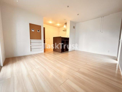 【居間・リビング】 | エミグランド野江 | ※反転タイプになります