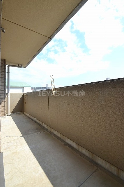 広島市西区古江新町の賃貸マンションのバルコニー|別号室参考写真