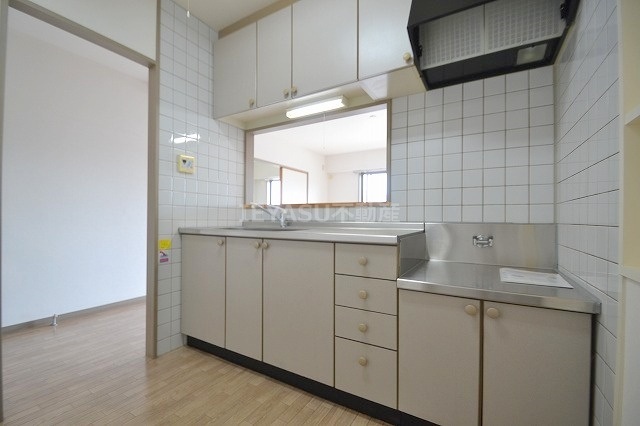 広島市西区古江新町の賃貸マンションのキッチン|別号室参考写真