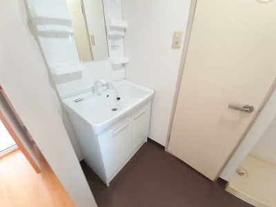 【洗面所】 | グランディヴィラ | 広い洗面スペース