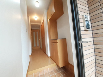 【玄関】 | ジェルメ・ミニョン | 収納もある玄関です