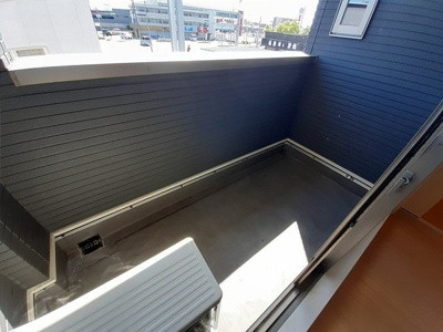 【バルコニー】 | グランツ・ブルⅠ | 開放的で明るい空間を演出してくれるバルコニーです