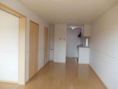 【居間・リビング】 | プレムローゾ | ゆったりとした居間です