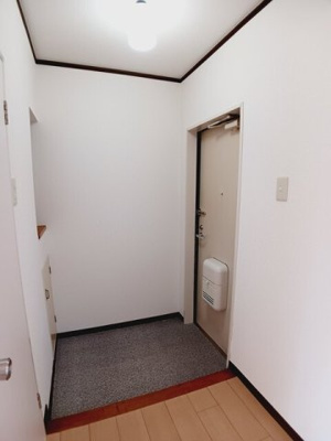 【玄関】 | グリーンハイツ大久保 | 落ち着いた玄関です