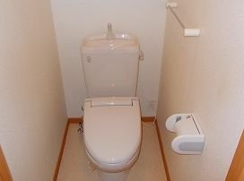 【トイレ】 | エレガンス・ヴィラＢ | 落ち着いた色調のトイレです