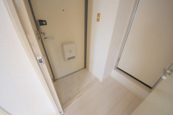 奈良市帝塚山２丁目の賃貸マンションの玄関