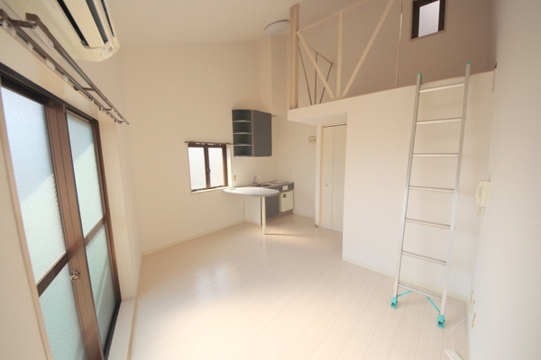 奈良市帝塚山２丁目の賃貸マンションの居間・リビング