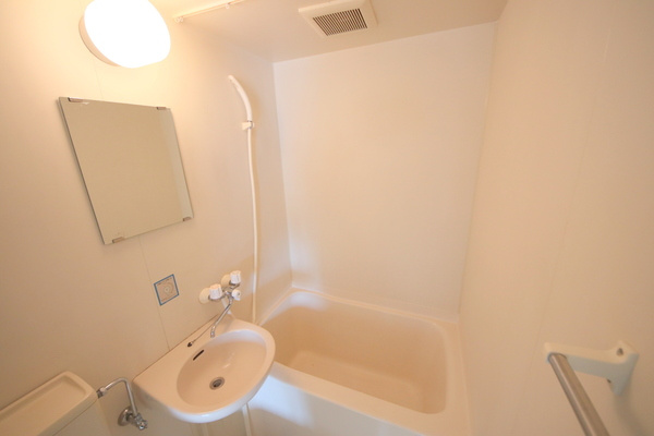 奈良市帝塚山２丁目の賃貸マンションの浴室