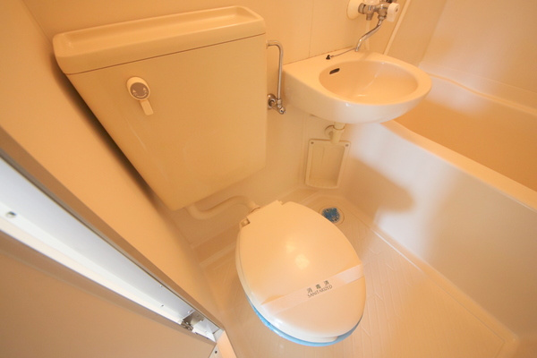 奈良市帝塚山２丁目の賃貸マンションのトイレ