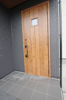 【玄関】 | 【仲介手数料無料！！】府中市小柳町4丁目　新築戸建て（全1棟）1号棟　4390万円