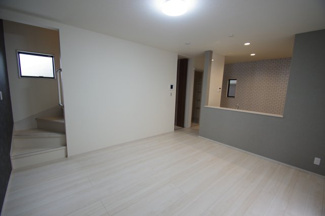 【居間・リビング】 | 【仲介手数料無料！！】府中市小柳町4丁目　新築戸建て（全1棟）1号棟　4390万円 | LDK１４帖