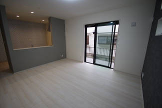 【居間・リビング】 | 【仲介手数料無料！！】府中市小柳町4丁目　新築戸建て（全1棟）1号棟　4390万円