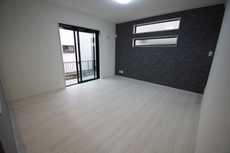 【居間・リビング】 | 【仲介手数料無料！！】府中市小柳町4丁目　新築戸建て（全1棟）1号棟　4390万円