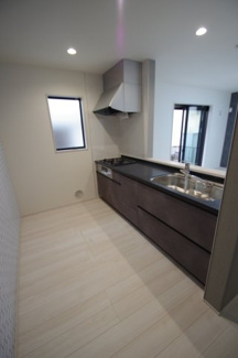 【キッチン】 | 【仲介手数料無料！！】府中市小柳町4丁目　新築戸建て（全1棟）1号棟　4390万円