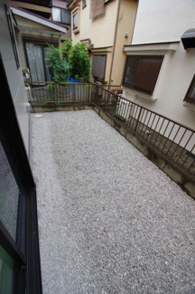 【庭】 | 【仲介手数料無料！！】府中市小柳町4丁目　新築戸建て（全1棟）1号棟　4390万円 | 砂利が敷設されております。