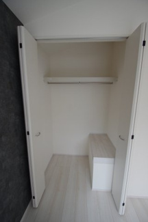 【収納】 | 【仲介手数料無料！！】府中市小柳町4丁目　新築戸建て（全1棟）1号棟　4390万円 | 主寝室のクローゼット