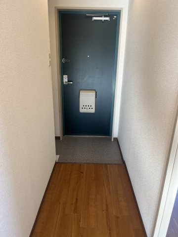 グラスランツ三田の玄関