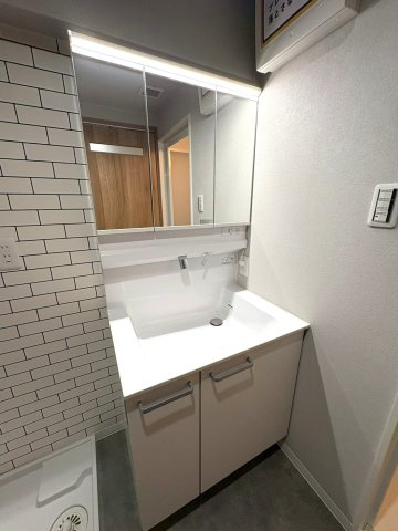 令和７年７月リフォーム完了につき即入居可能◆開放感のある間取り◆収納スペース豊富◆ユニハイム膳所の独立洗面台|洗面化粧台